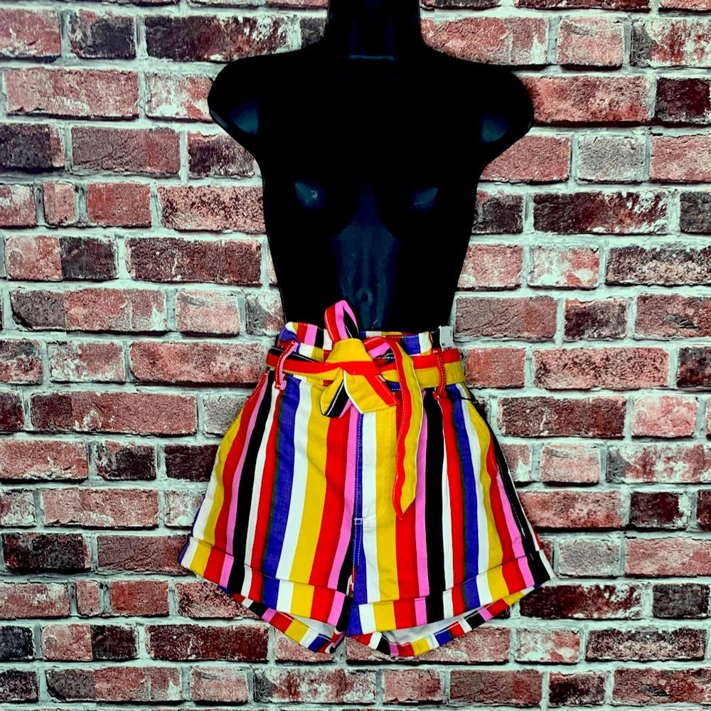 Extreme high rise shorts